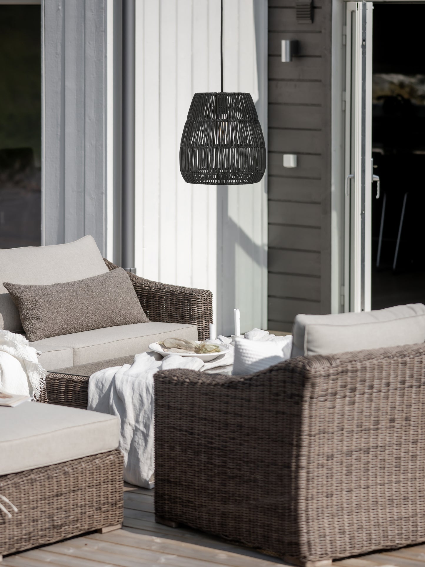Saigon Pendelleuchte Outdoor aus Polyrattan – Wetterfeste Hängelampe mit E27 Fassung, IP44, Flex Out Kabel