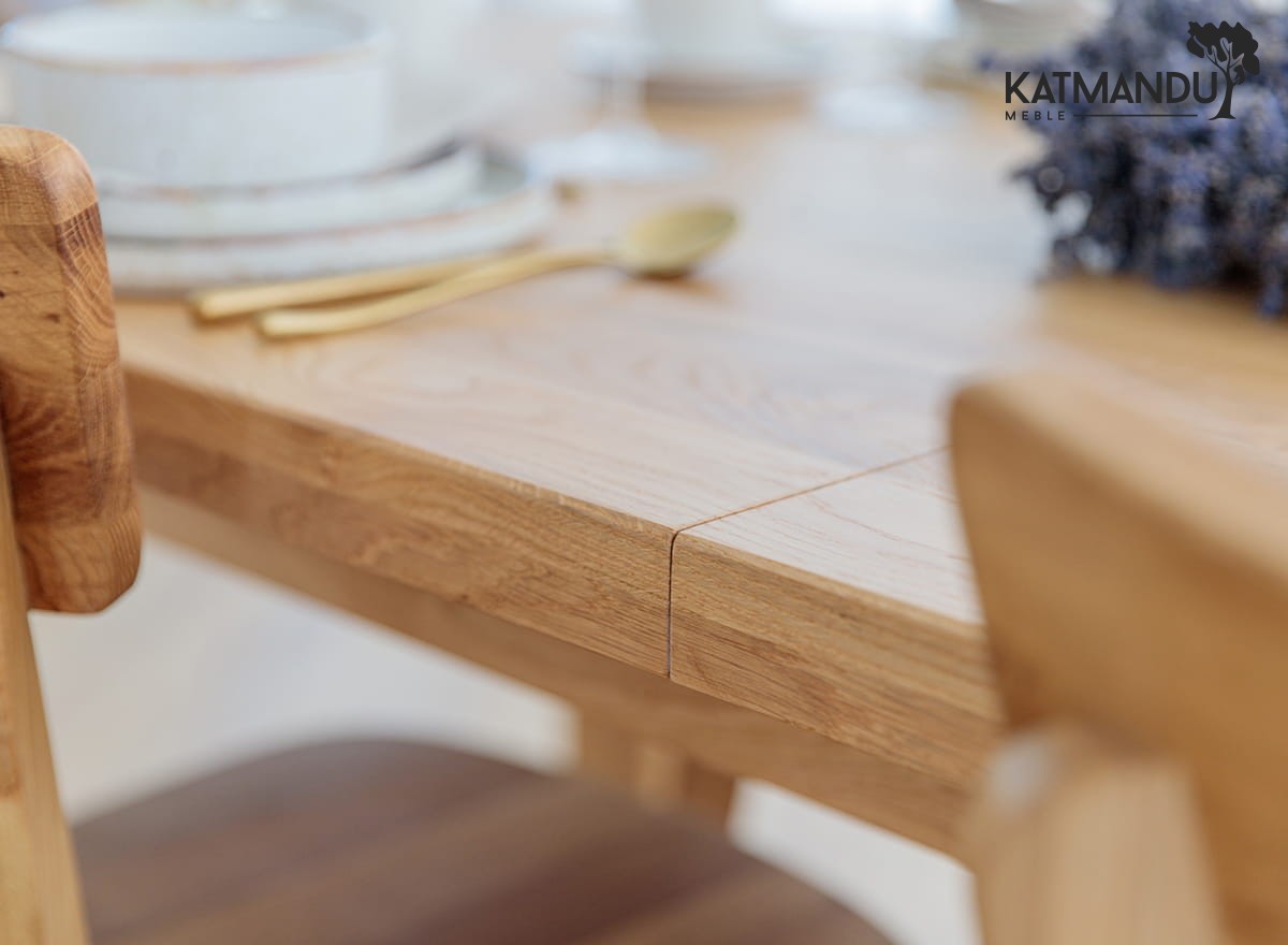 Großer ausziehbarer Massivholz-Eichen-Esstisch Grossi 140x90 cm