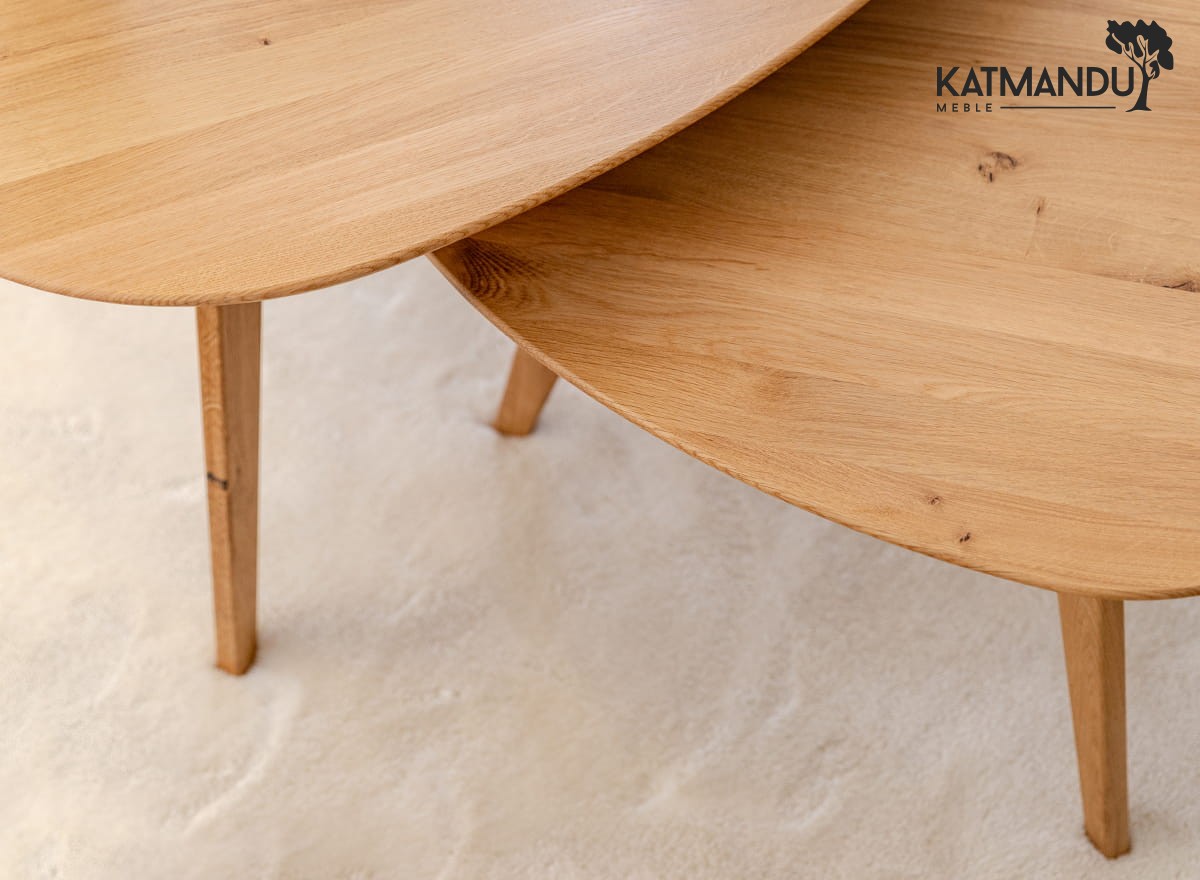 Massiver ovaler Eichen-Couchtisch Orbetello 95x96 cm robust elegant