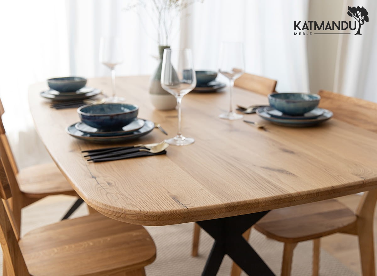 Ovaler Massivholz Eichen Esstisch Sistina mit schwarzen Metallbeinen 200x100 cm