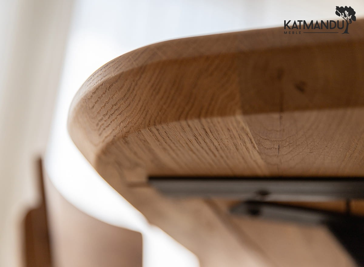 Moderner ovaler Eichenholz-Esstisch Sistina 140x90 cm mit Metallbeinen