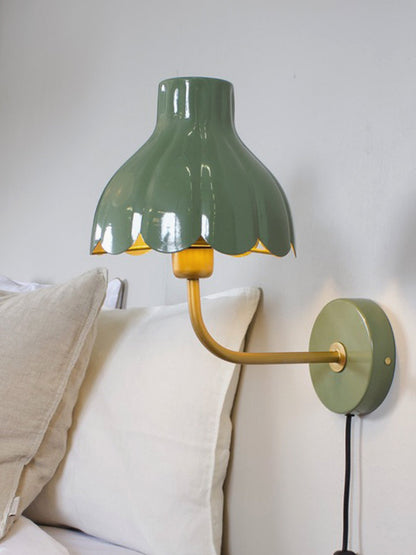 PR Home Wells Wandlampe 21 cm – Metalllampe mit goldener Innenseite, in mehreren Farben, hochwertig verarbeitet