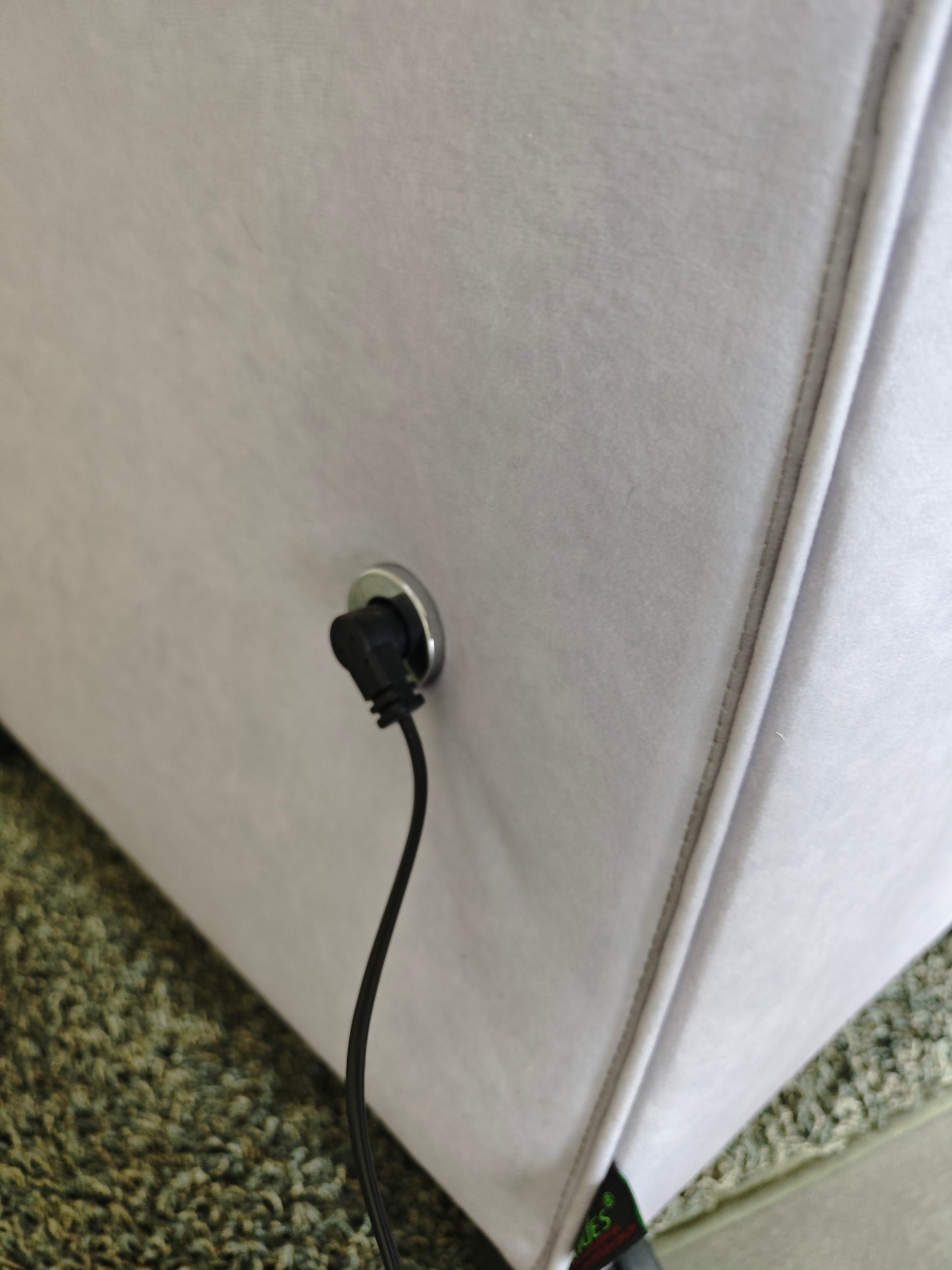 Ohrensessel Caro mit elektrischer Aufstehhilfe – Senioren- und Pflegesessel mit Akku & Fernbedienung