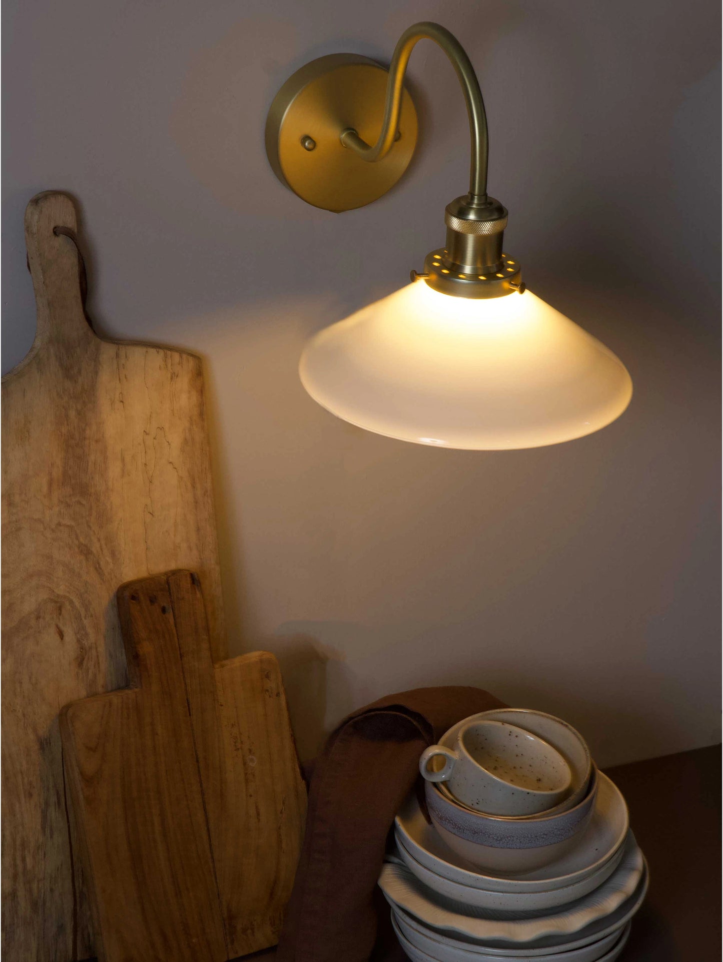 PR Home August Badezimmer Wandleuchte mit Glasschirm E27 IP23