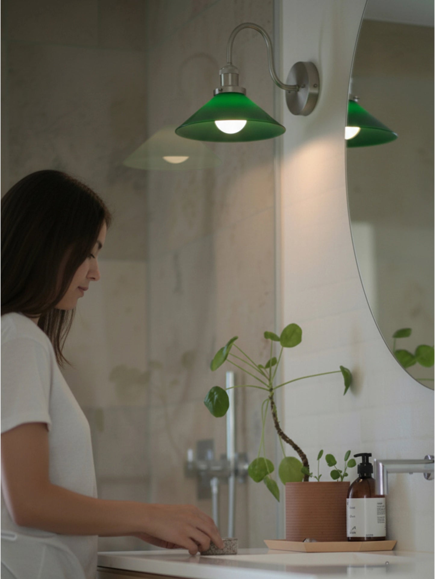 PR Home August Badezimmer Wandleuchte mit Glasschirm E27 IP23