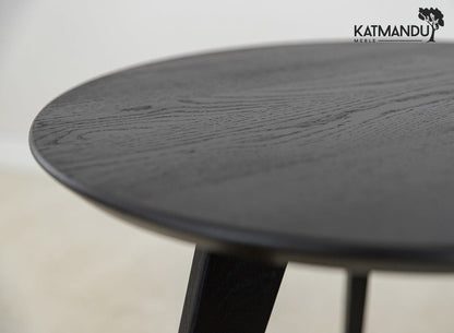 Orbetello Beistelltisch Ø50 cm – Runder Holztisch aus Eiche, minimalistisch in schwarz