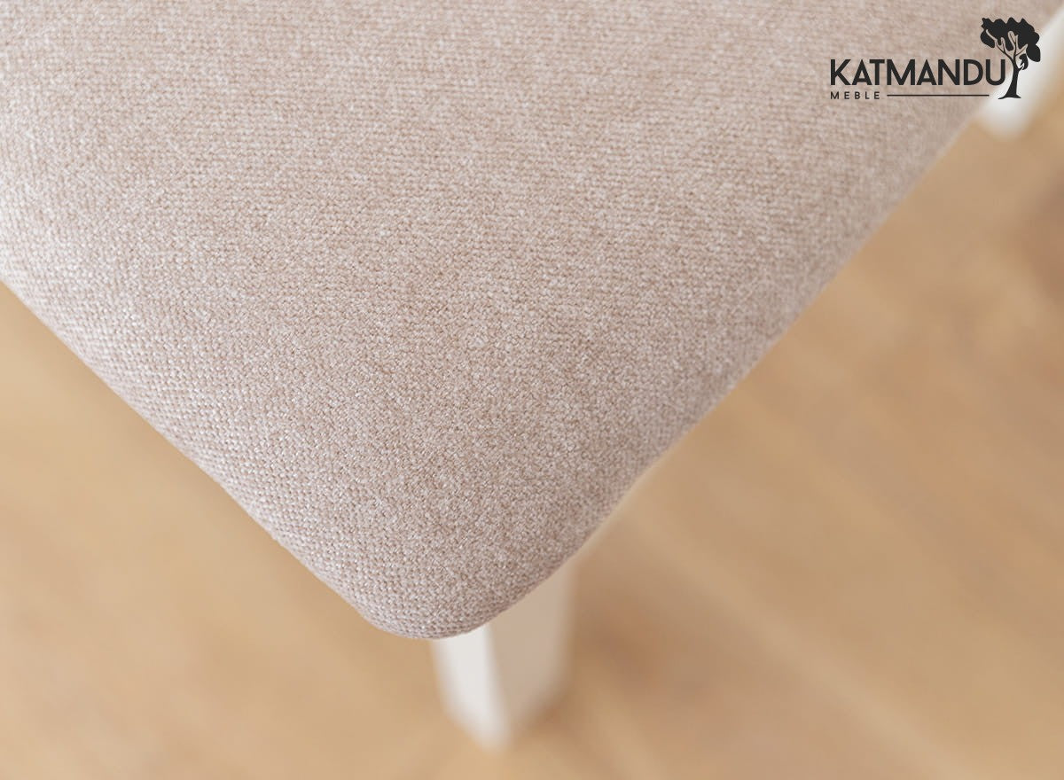 Elegantes Belluno 10 Stuhl mit weißem Materialsitz und ergonomischem Design