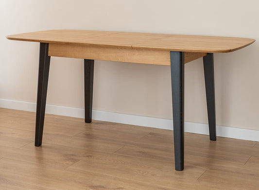 Orbetello Esstisch Eiche ausziehbar 120–165 cm - Massivholz & modernes Design mit schwarzen Tischbeinen