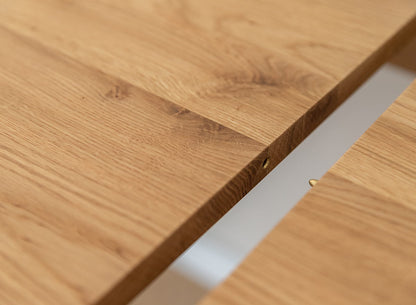 Orbetello Esstisch Eiche ausziehbar 120–165 cm - Massivholz & modernes Design mit schwarzen Tischbeinen