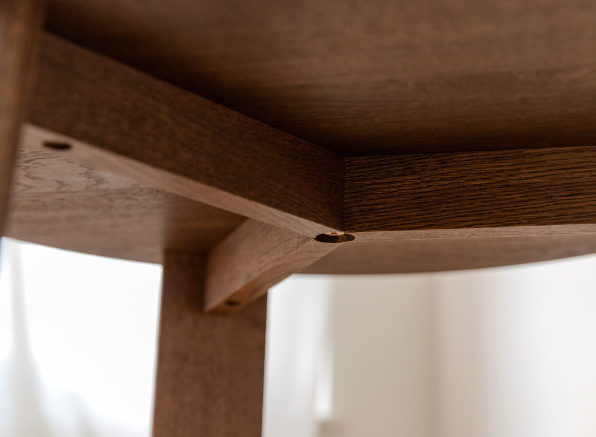 Runder Massivholz Eichen-Tisch 61 cm Tabacco Monti Design