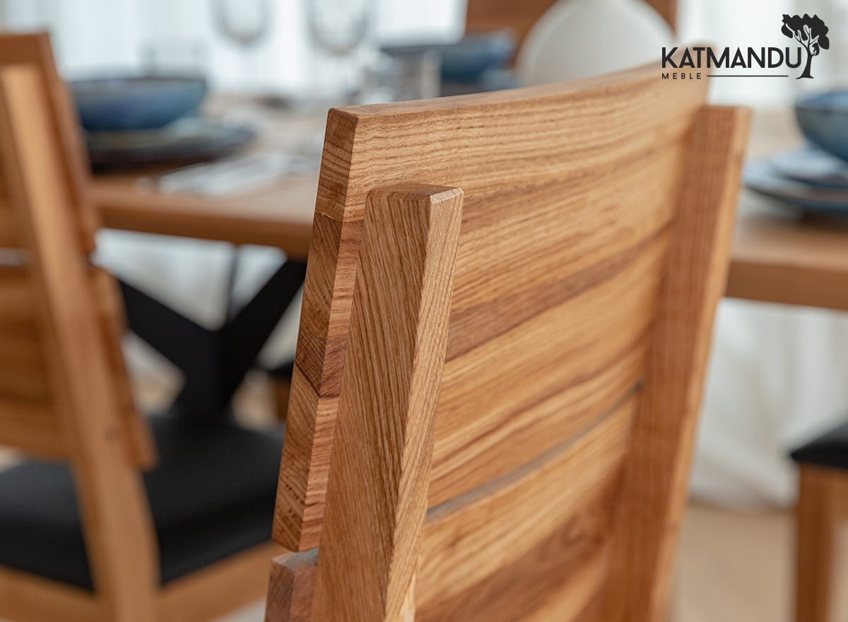 Elegantes Dänisches Eichenholz Esszimmerstuhl mit Schwarzem Sitz