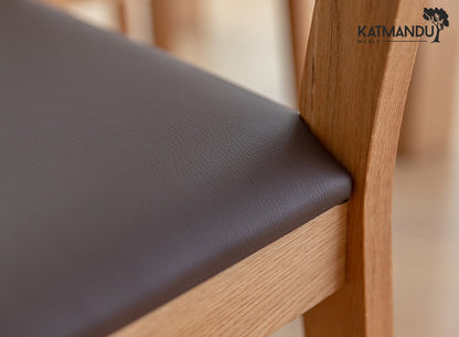 Eleganter Esszimmerstuhl Prato Eiche mit Sitzpolster braun -  Massivholz Stuhl mit braunem Kunstleder Sitzpolster