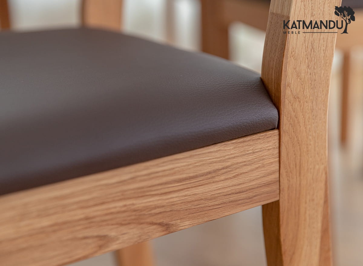 Eleganter Esszimmerstuhl Prato Eiche mit Sitzpolster braun -  Massivholz Stuhl mit braunem Kunstleder Sitzpolster
