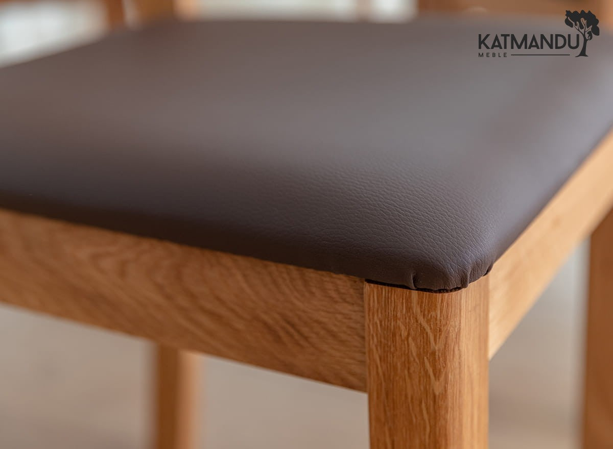 Eleganter Esszimmerstuhl Prato Eiche mit Sitzpolster braun -  Massivholz Stuhl mit braunem Kunstleder Sitzpolster