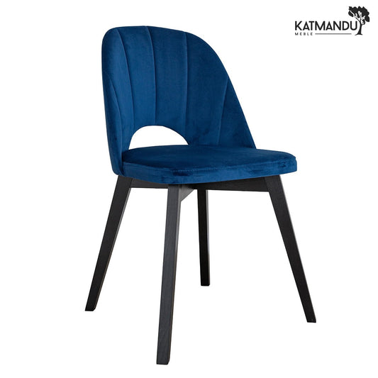 Eleganter gepolsterter Samtstuhl mit blauer Riviera 81 und schwarzen Buchenholzbeinen