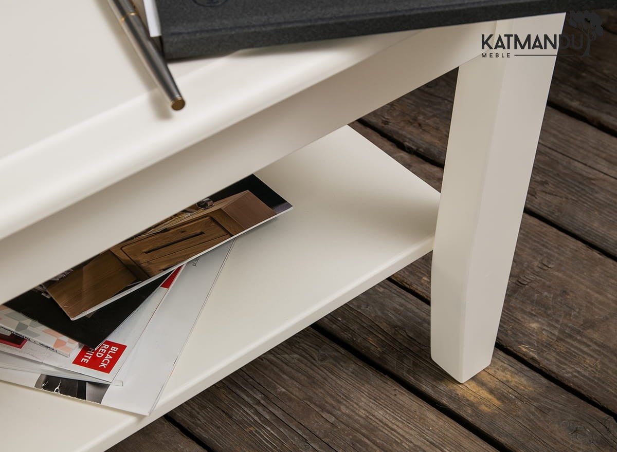 Kleine weiße Belluno Elegante Kiefernholz Couchtisch mit Regal