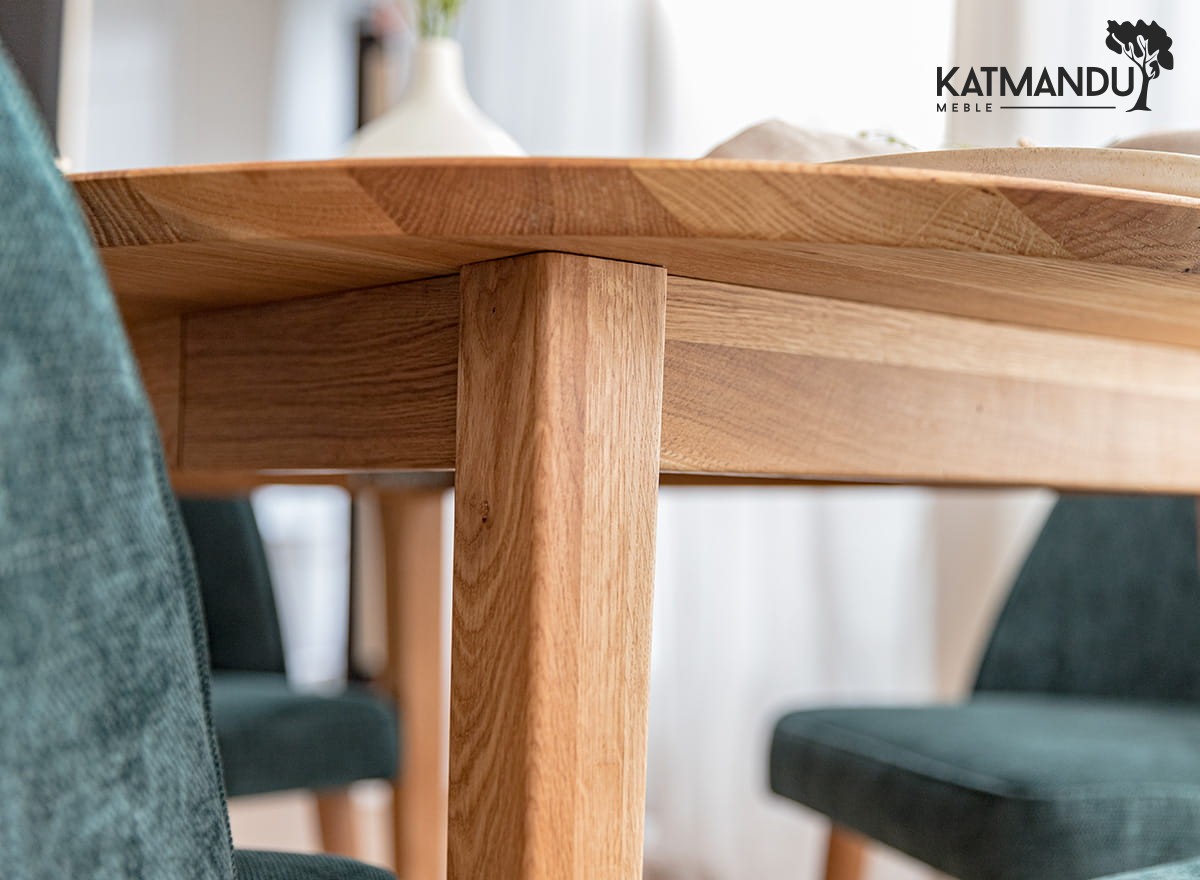 Elegantes blaues Polsterstuhl mit robusten Holzbeinen R11 Olbia