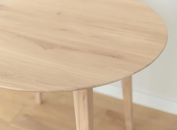 Orbetello Esstisch rund 90 cm aus massiver Eiche gebleicht – Minimalistisches Design & geölte helle Oberfläche